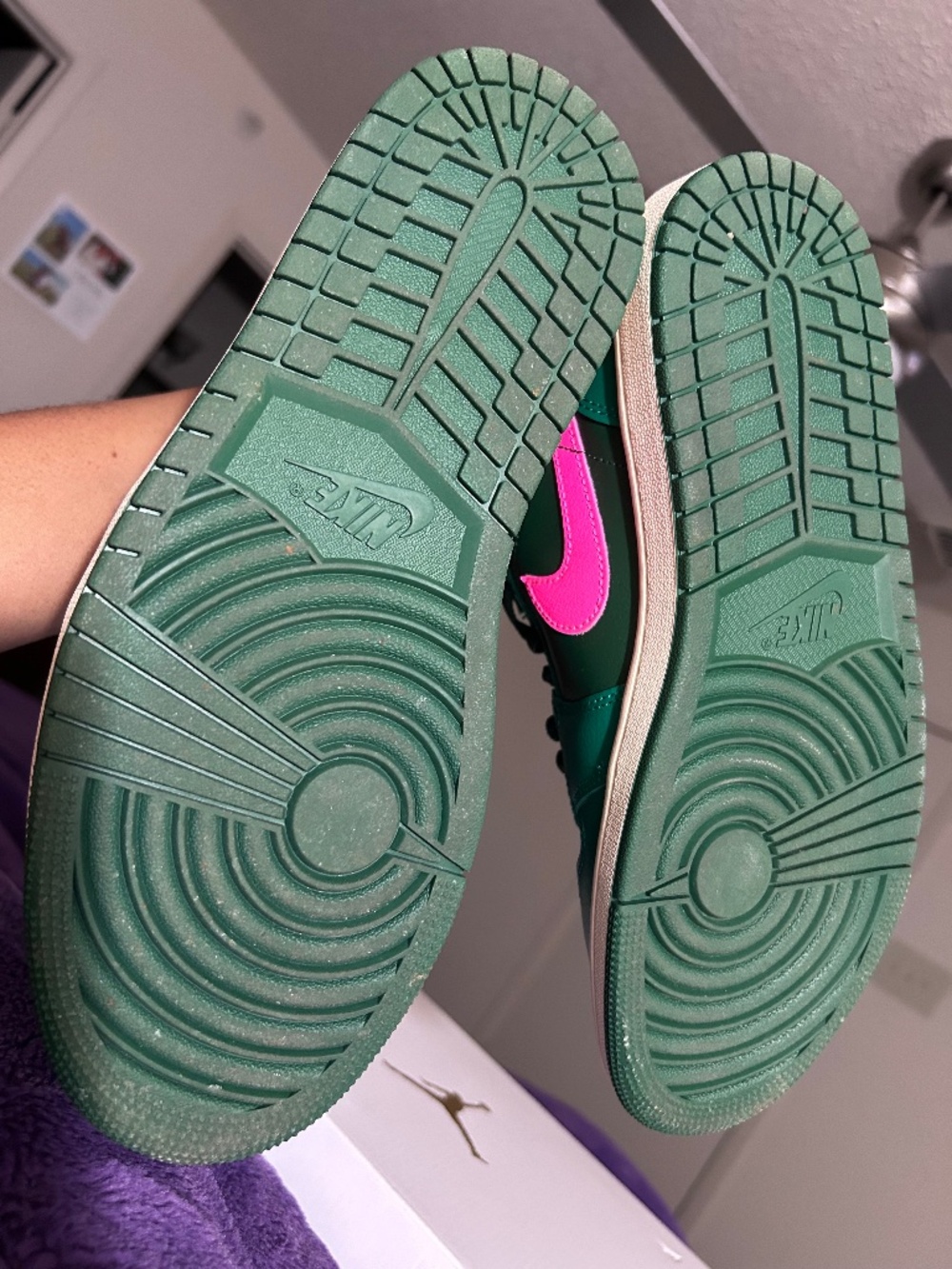 Nike Air Jordan 1 Low - Picture 10 of 12